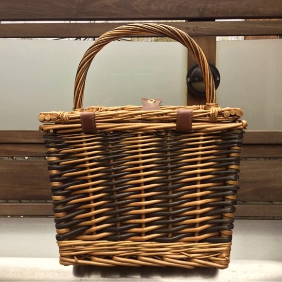 ✨HOST PICK✨ Vintage Stylish Cool Wicker Picnic Basket Dish Set - Never Used 🧺✨ - Picture 14 of 14